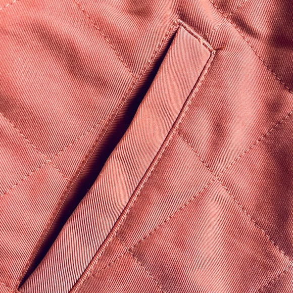 ORVIS Quilted Outdoor Vest - Picture 4 of 5